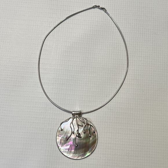 Sterling Silver 925 Round Mother of Pearl Pendant 18" Necklace - Picture 4 of 11